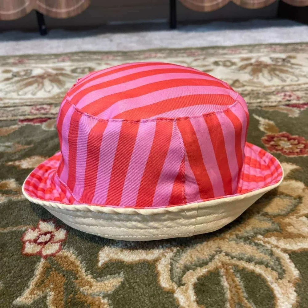 Benefit Cosmetics Reversible Bucket Hat Cream Pink Red Striped Women Sun Hat‎